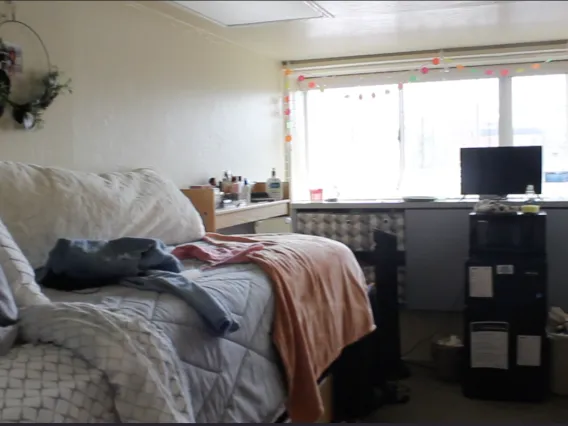 graham greenlee dorm room