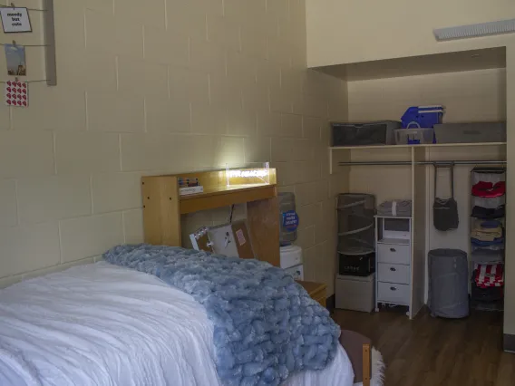 villa del puente dorm room with closet