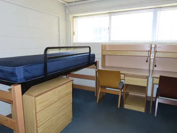 Double dorm room in Manzanita-Mohave