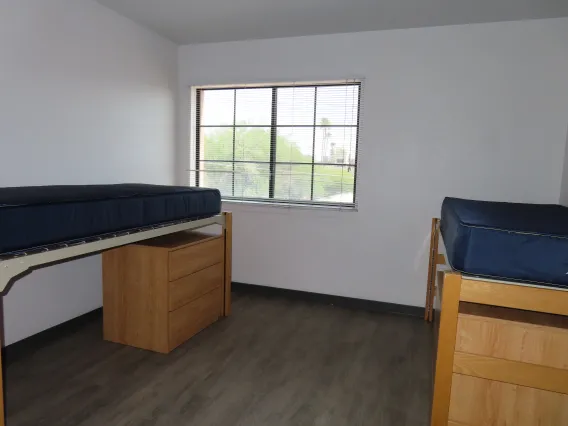 Double dorm room in Pima