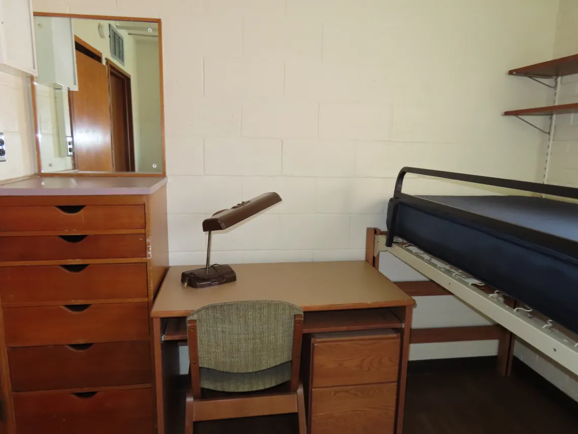 Single dorm room in Coconino