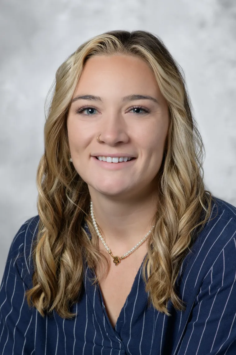 headshot of stephanie